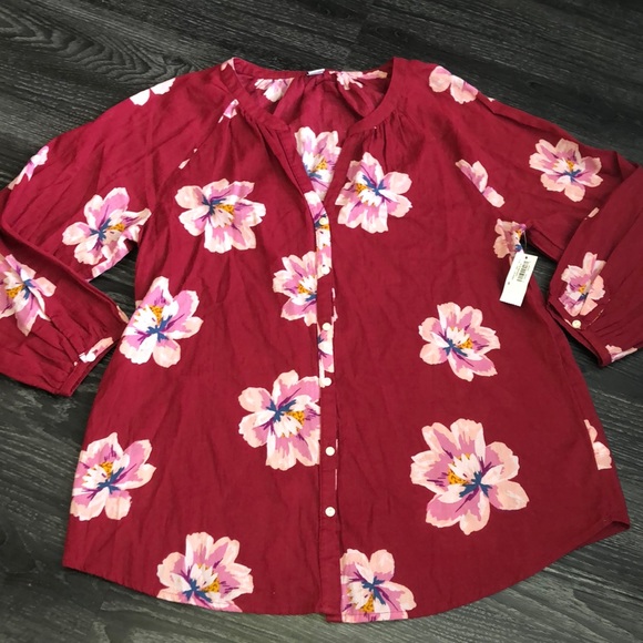 Old Navy NWT floral print button down top - Picture 2 of 8